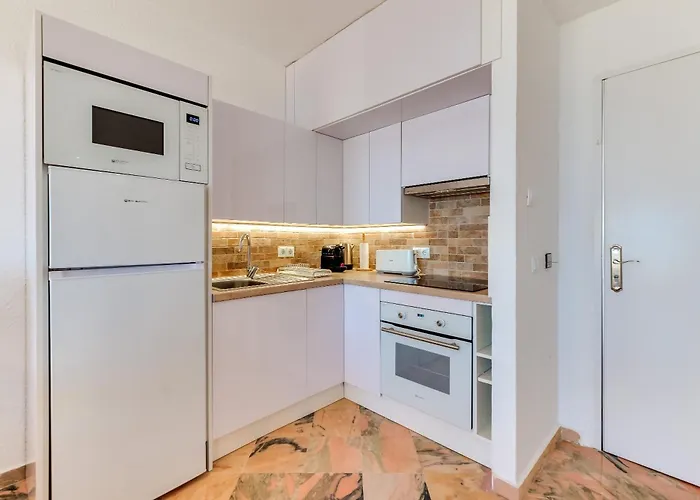 Sea Front * 马尔韦利亚